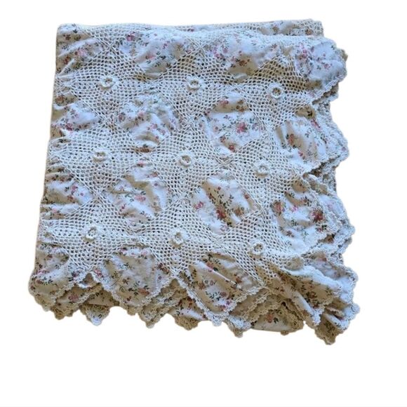 Vintage Crochet Bedspread Hand Made Floral Print 83" x 88" Cottage core - Picture 1 of 7